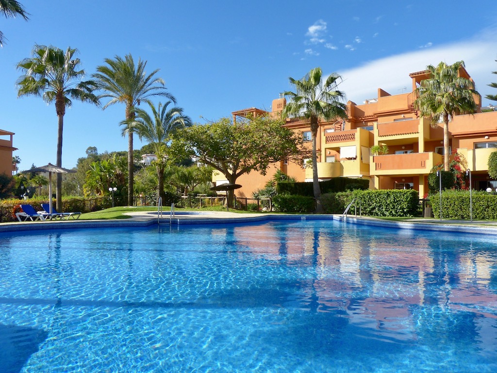 Piscina y jardines de La Reserva de Marbella